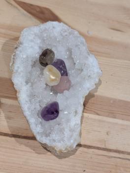 Preview: Druse/Geode vielfältige Spitzen, sanfter Begleiter