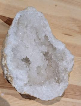 Preview: Druse/Geode Quarz eher klar, wunderschöne kleine Spitzen