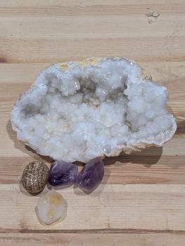 Druse/Geode Quarz, ovale Schalenform mit tollen Spitzen