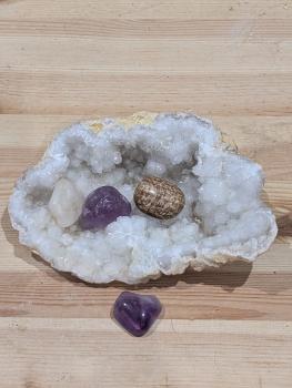 Preview: Druse/Geode Quarz, ovale Schalenform mit tollen Spitzen
