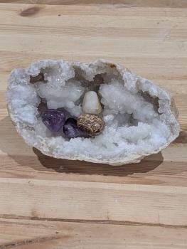 Preview: Geode/Druse Quarz mit besonderer Anordnung der Spitzen