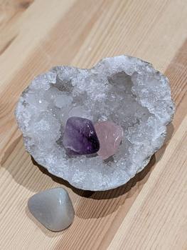 Preview: Einzigartige Quarzdruse in Herzform – herzlich