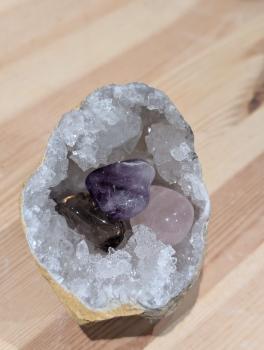 Geode/Druse klein aber stark, gut zum Reinigen unterwegs