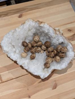 Druse/Geode Quarz groß und stark, gut zum Reinigen,wunderschön