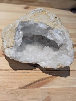 Druse/Geode Quarz, tolle Vertiefung, viele Spitzen, super zum Reinigen