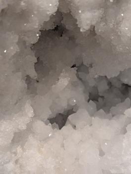 Druse/Geode Quarz sehr große Reinigungsdruse mit größeren Spitzen