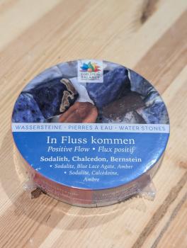 Wassersteine in Fluss kommen - positive flow