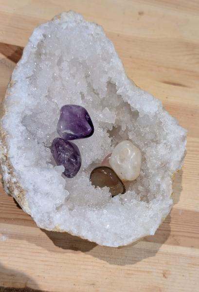 Druse/Geode Quarz eher klar, wunderschöne kleine Spitzen