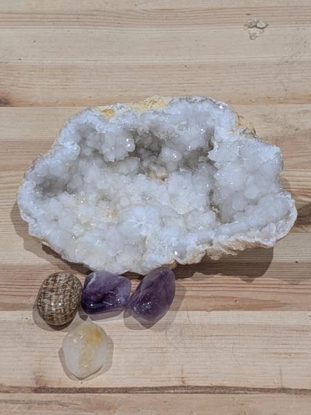 Druse/Geode Quarz, ovale Schalenform mit tollen Spitzen