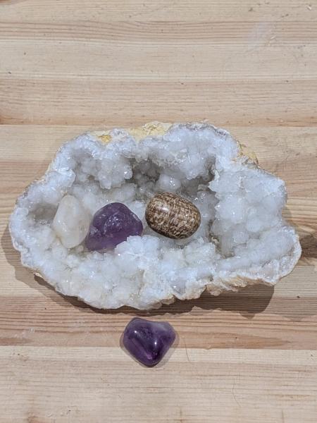 Druse/Geode Quarz, ovale Schalenform mit tollen Spitzen