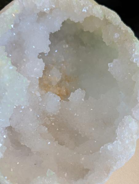 Druse/Geode Quarz tiefe Schale, mit einzigartigem Einschluss