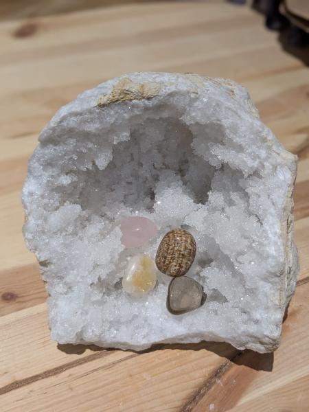 Druse/Geode Quarz,kleine Spitzen mit toller Schalenform zum Reinigen