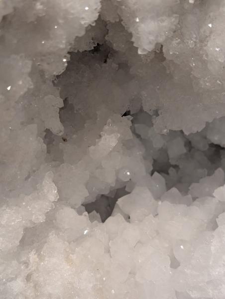 Druse/Geode Quarz sehr große Reinigungsdruse mit größeren Spitzen