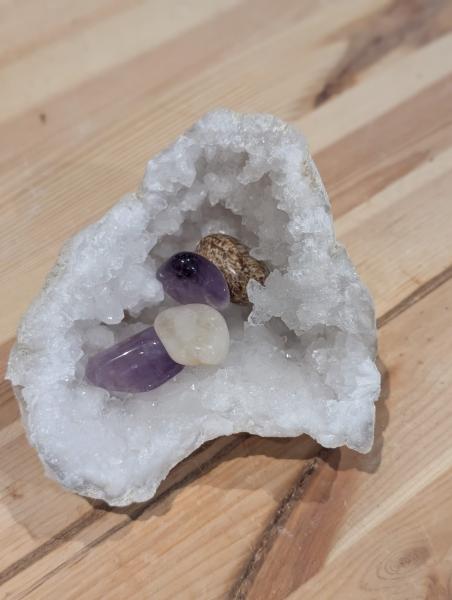 Druse/Geode Quarz klein und handlich, reinigt sehr gut